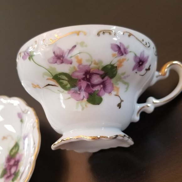 Saji Fancy China Gold Rim Teacup & Saucer w/Gold Scalloped Rim - Picture 6 of 10